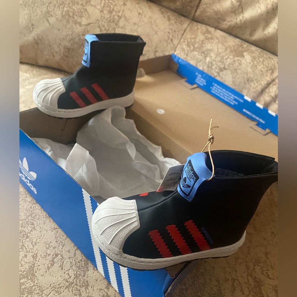 Adidas 360 Rain boot sneakers size 4 NWT